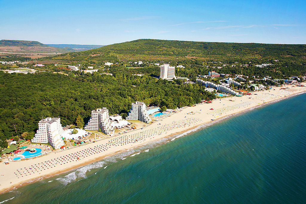 берег курорта альбена