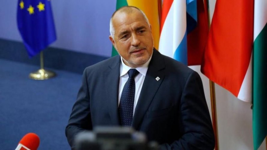 Премьер обещает, что с 15.06 ограничения отменят